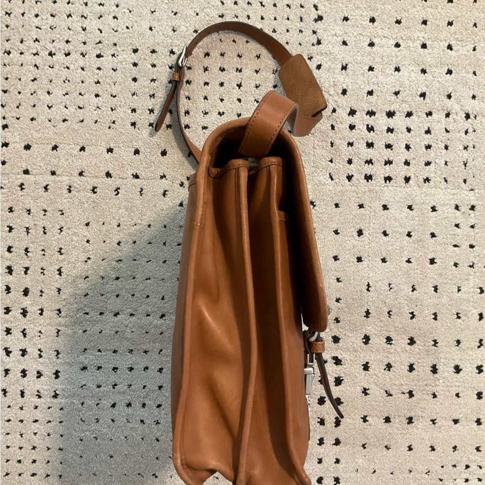 Coach tan leather buckle front bag - Picture 4 of 12